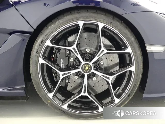 Lamborghini Revuelto id 3733976 из Кореи 14