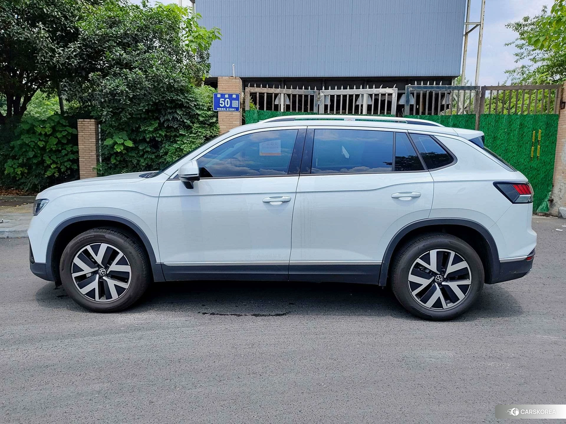 Volkswagen Tayron 2026 Белый из Китая, фото 5