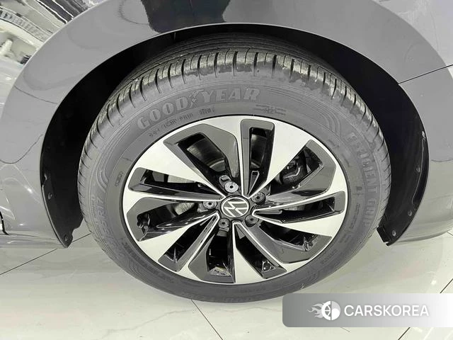 Volkswagen Passat id 4313353 из Китая 15