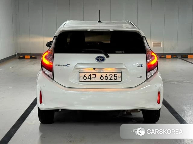 Toyota Prius C id 4363127 из Кореи 14