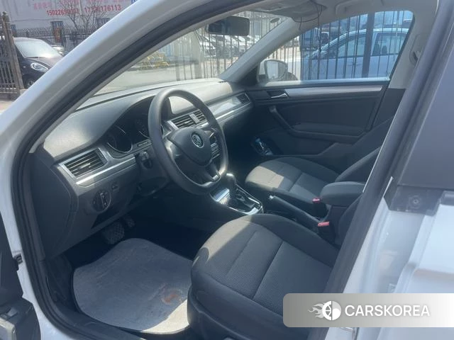 Volkswagen Bora 2023 Белый из Китая, фото 4