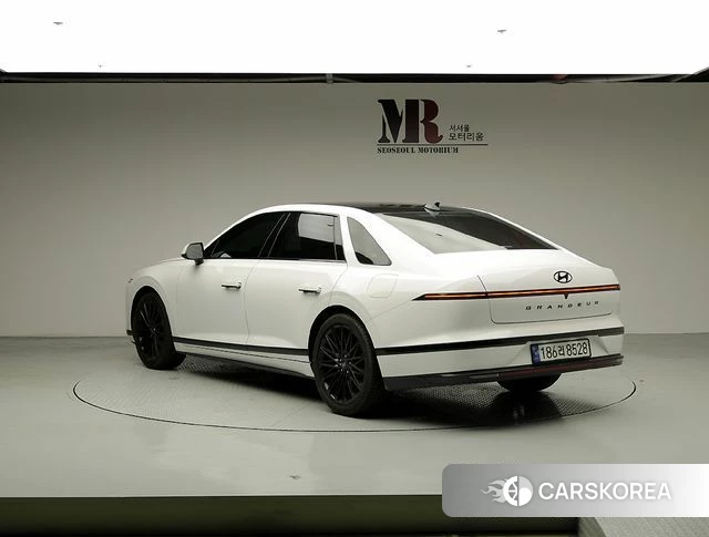 Hyundai Grandeur (GN7) id 4585103 из Кореи 14
