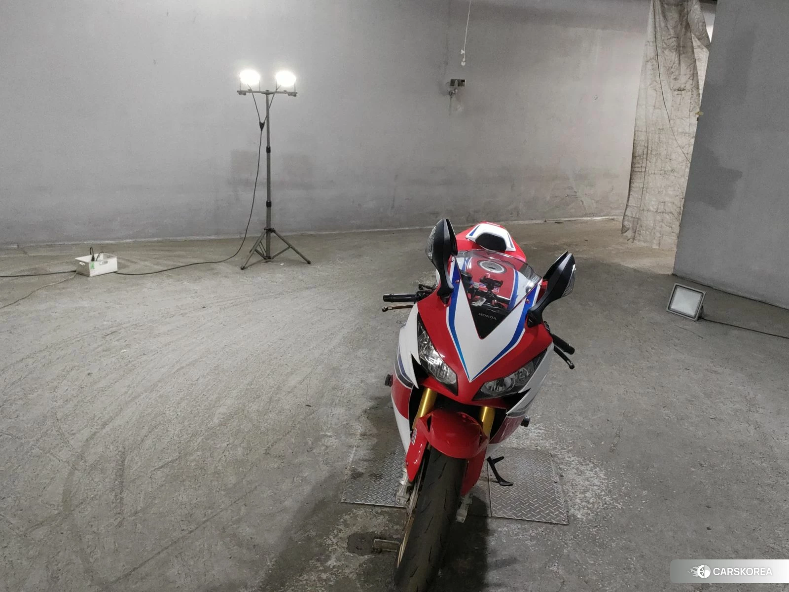 Проданный Honda CBR1000RR id 3947187 из Японии, фото 4