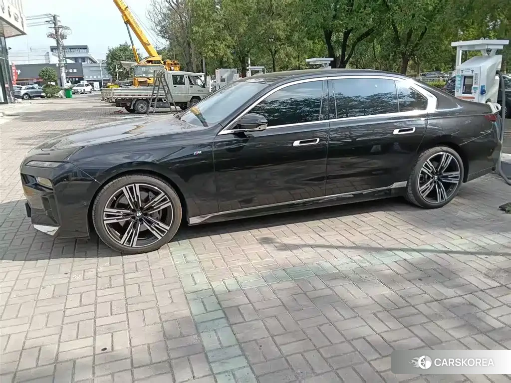 BMW 7 series 2025 Черный из Китая, фото 4