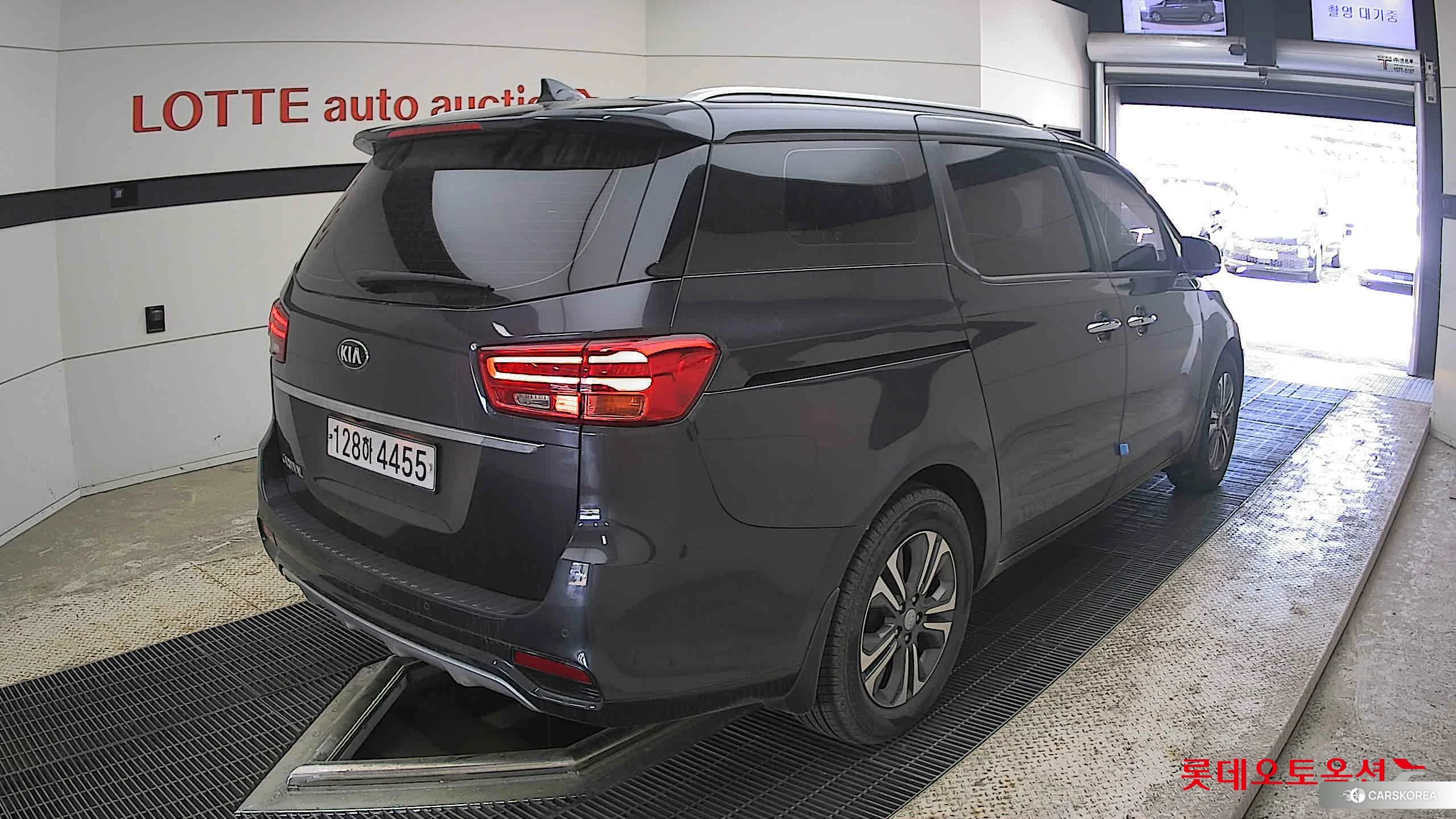 Kia Carnival id 4296909 из Кореи 31