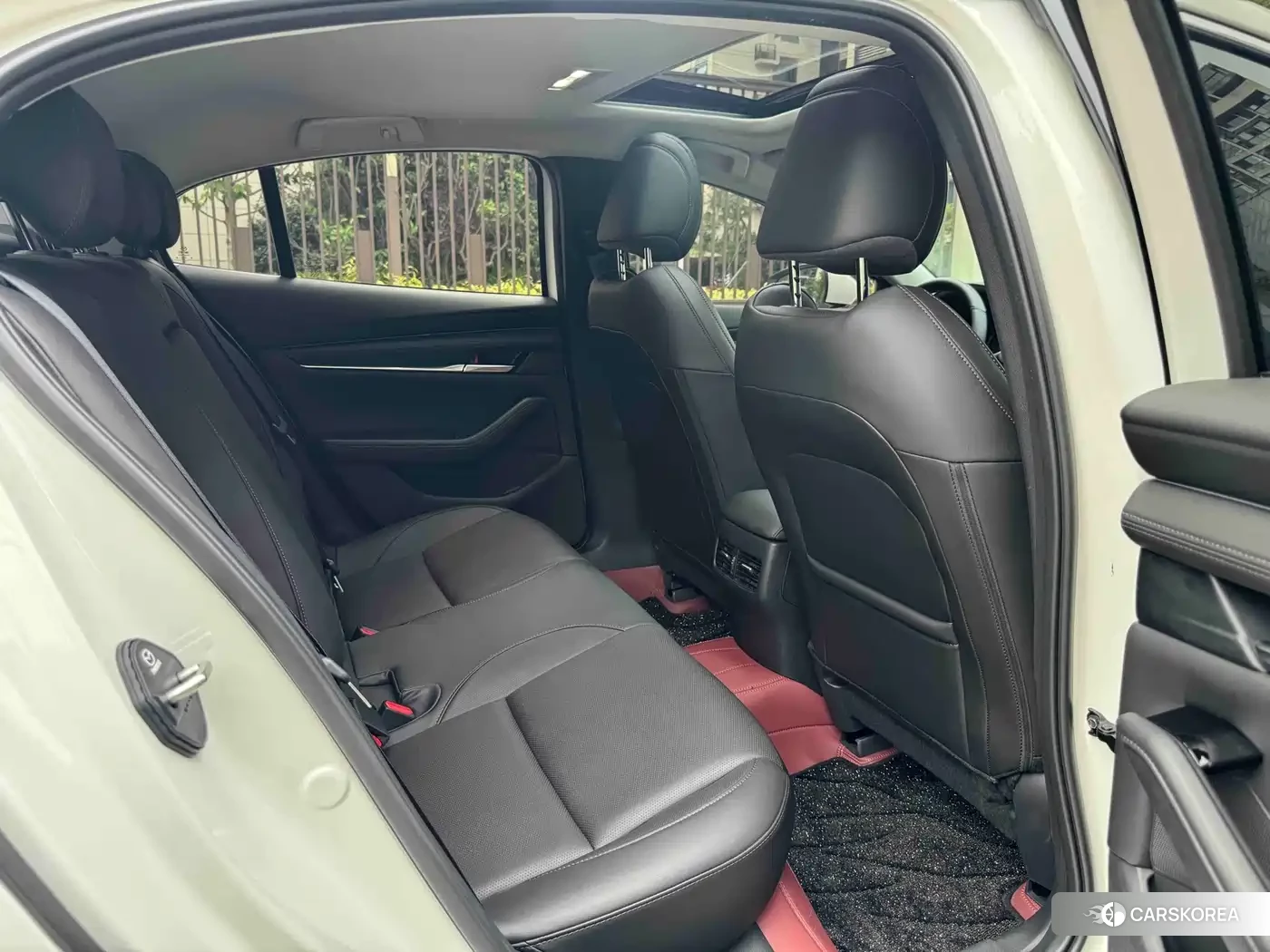 Mazda 3 id 4538682 из Китая 18