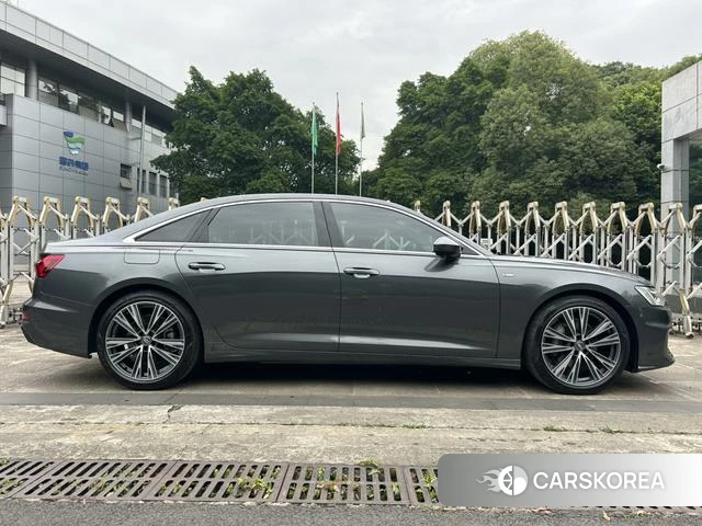 Audi A6L id 4400009 из Китая 14