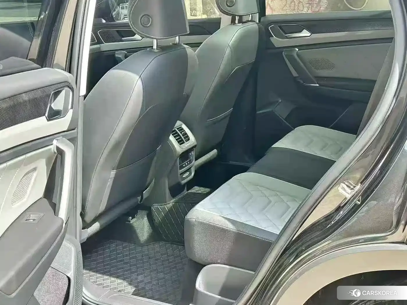Volkswagen Tayron 2026 Silver/gray из Китая, фото 4