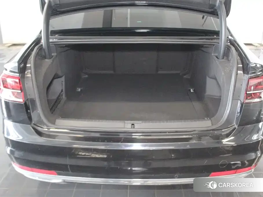 Volkswagen Huiang id 4576849 из Китая 9