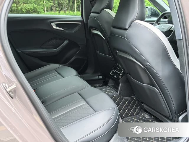 Audi A5L id 4348985 из Китая 13