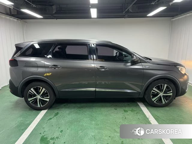 Peugeot 5008 id 4227359 из Китая 14