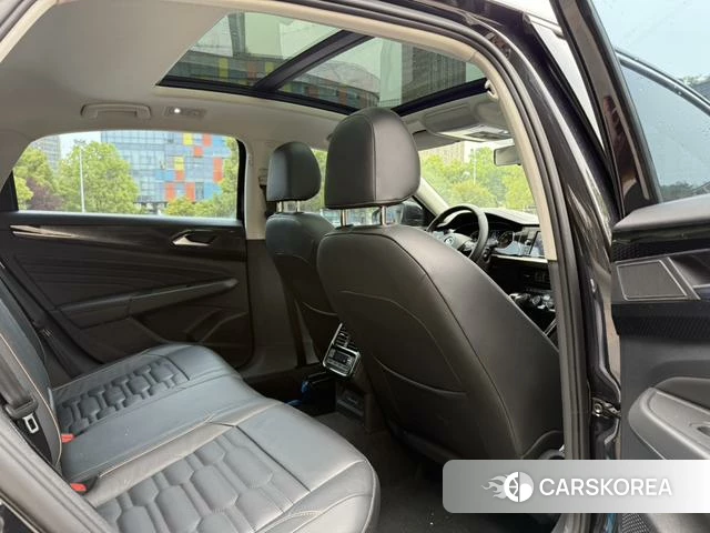 Volkswagen Passat id 4242248 из Китая 8
