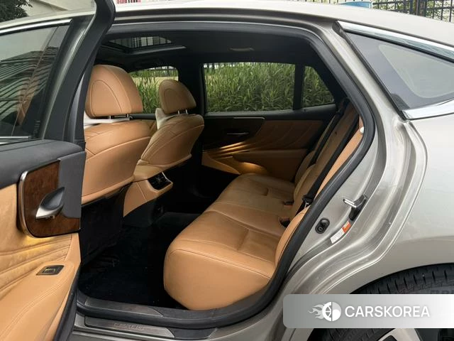 Lexus LS id 4359605 из Китая 14