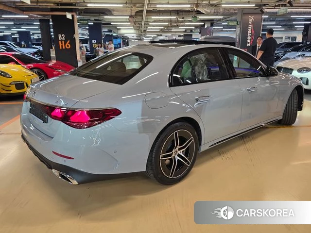 Mercedes-Benz E-Class W214 2026 Светло-серебряный цвет из Кореи, фото 4