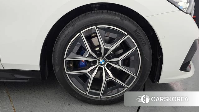 BMW 5 Series (G60) id 4756936 из Кореи 23
