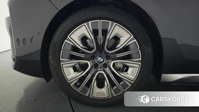 BMW 7 Series (G70) id 4528433 из Кореи 33