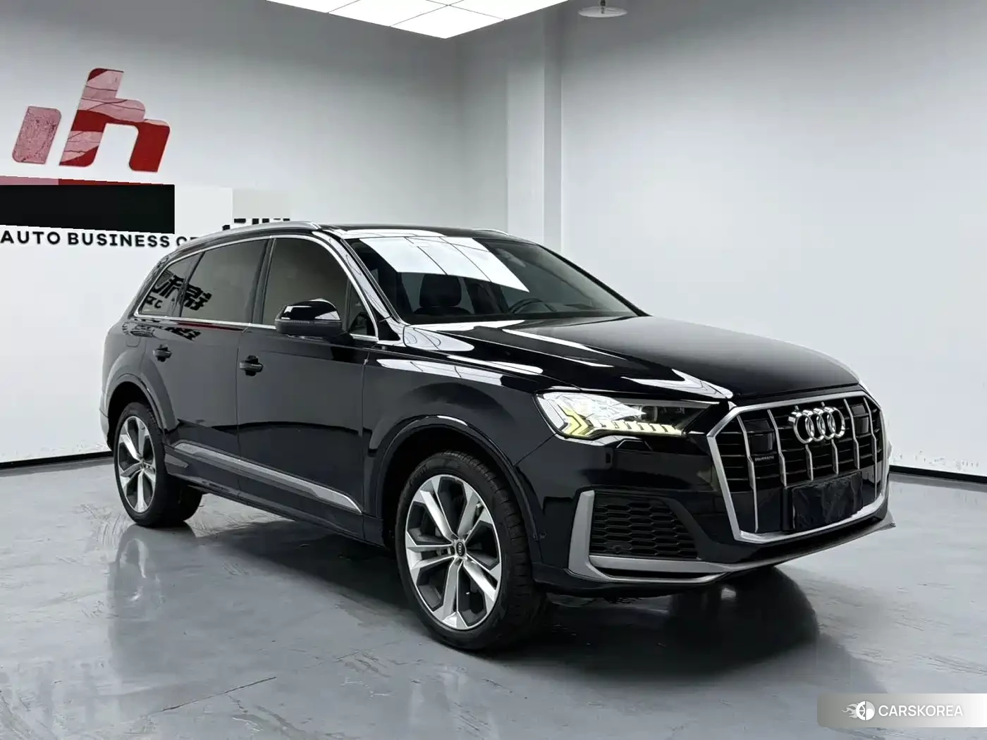 Audi Q7 2021 Черный из Китая, фото 4