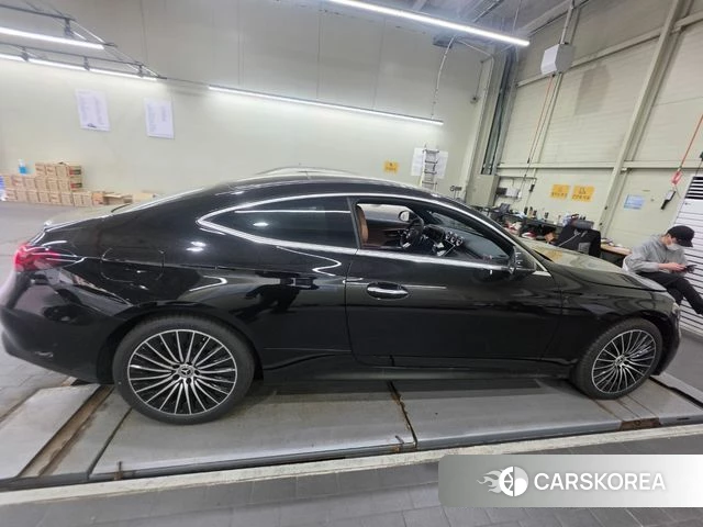 Mercedes-Benz CLE-Class C236 2025 Черный из Кореи, фото 4