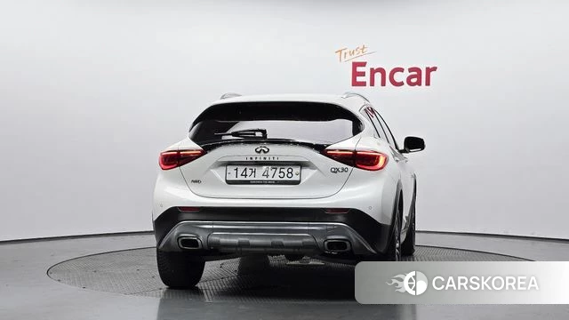 Infiniti QX30 id 4331457 из Кореи 14