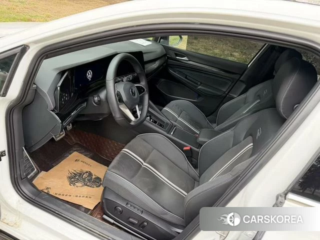 Volkswagen Golf 2022 Белый из Китая, фото 4