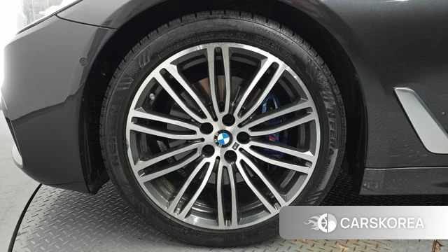 BMW 5 Series (G30) id 4562823 из Кореи 26