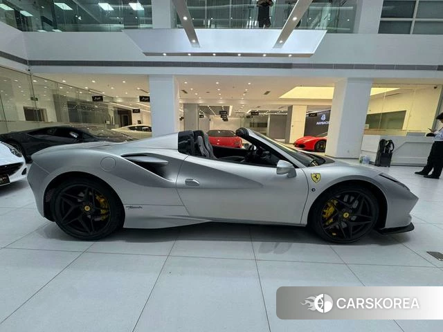 Ferrari F8 2023 Серебристо-серый из Китая, фото 4