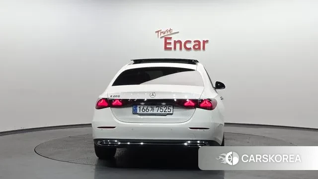 Mercedes-Benz E-Class W214 id 3689637 из Кореи 14