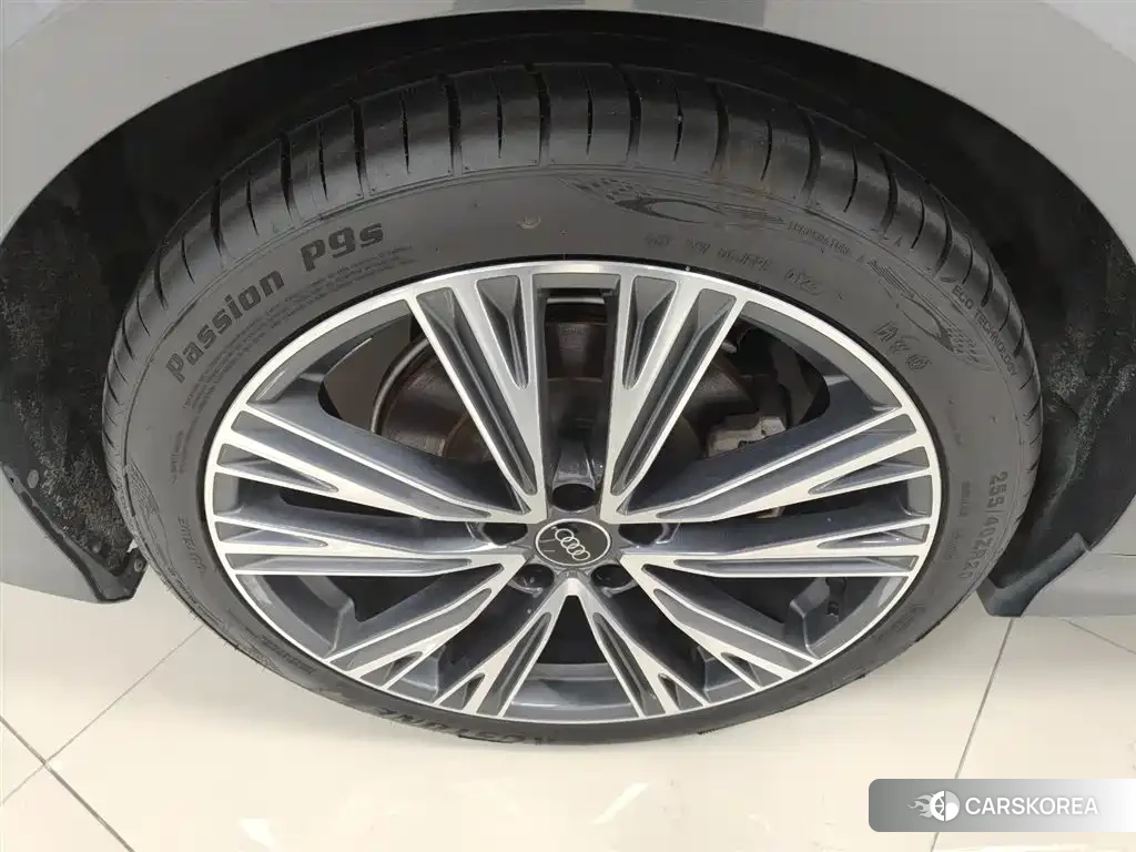 Audi A6L id 4548230 из Китая 23