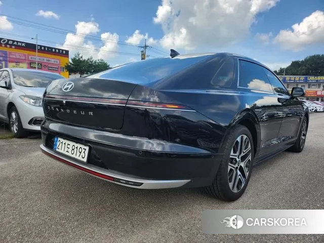 Hyundai Grandeur (GN7) id 3053208 из Кореи 9