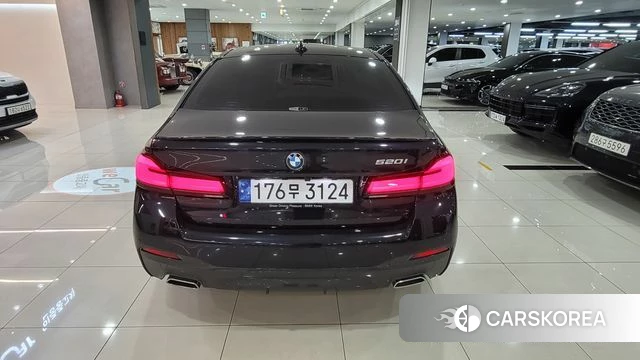 BMW 5 Series (G60) id 4249031 из Кореи 14