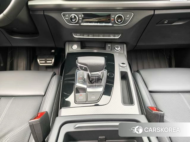 Audi Q5L id 4276686 из Китая 10