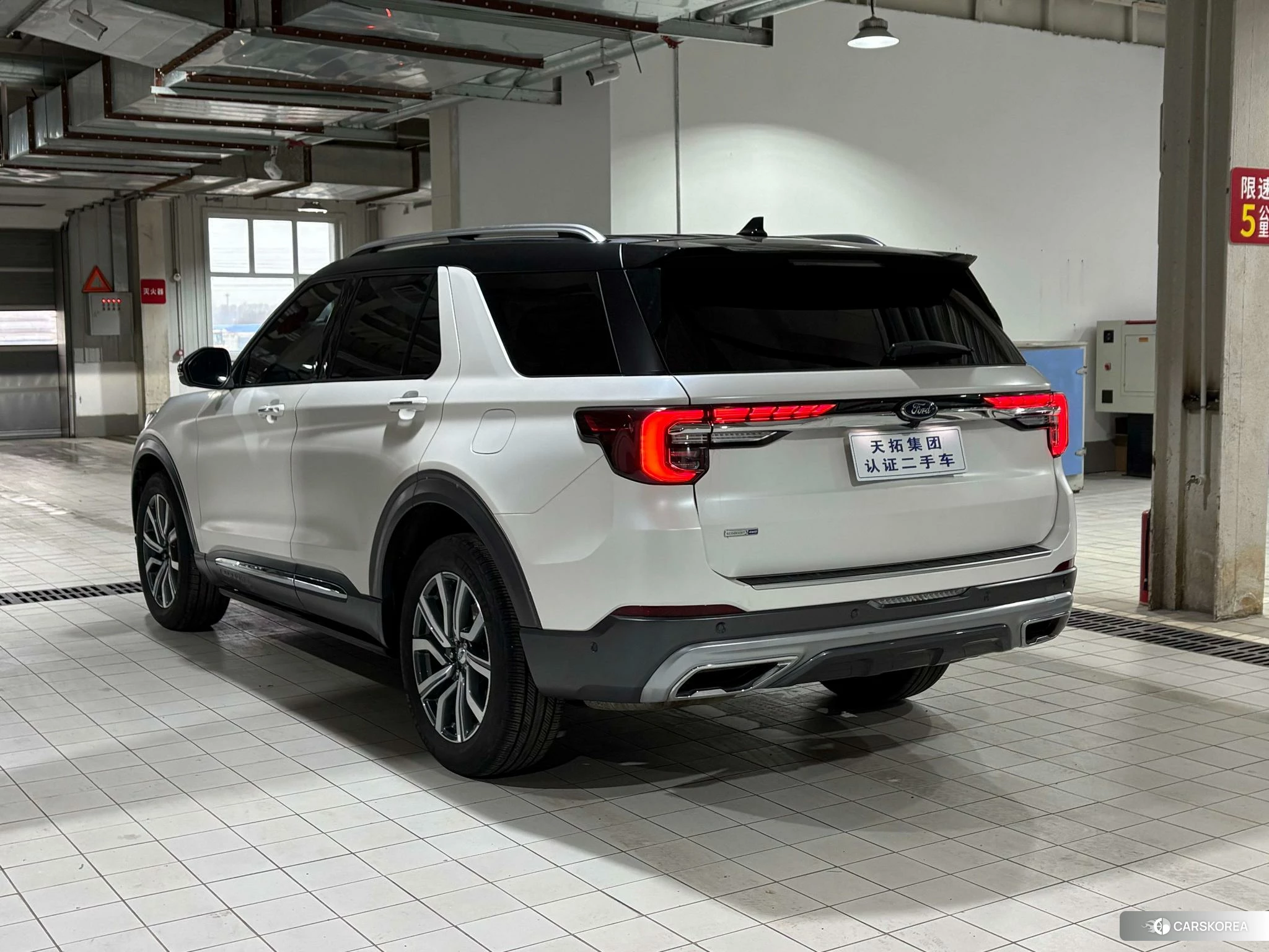 Ford Explorer 2022 Белый из Китая, фото 5