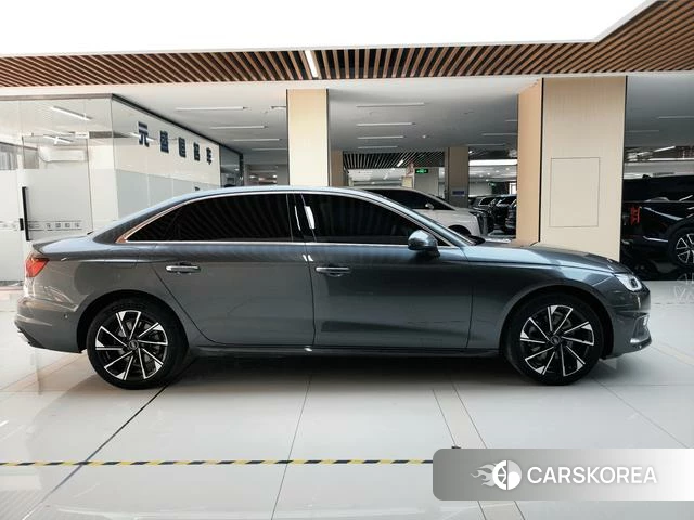 Audi A4L id 3902298 из Китая 17