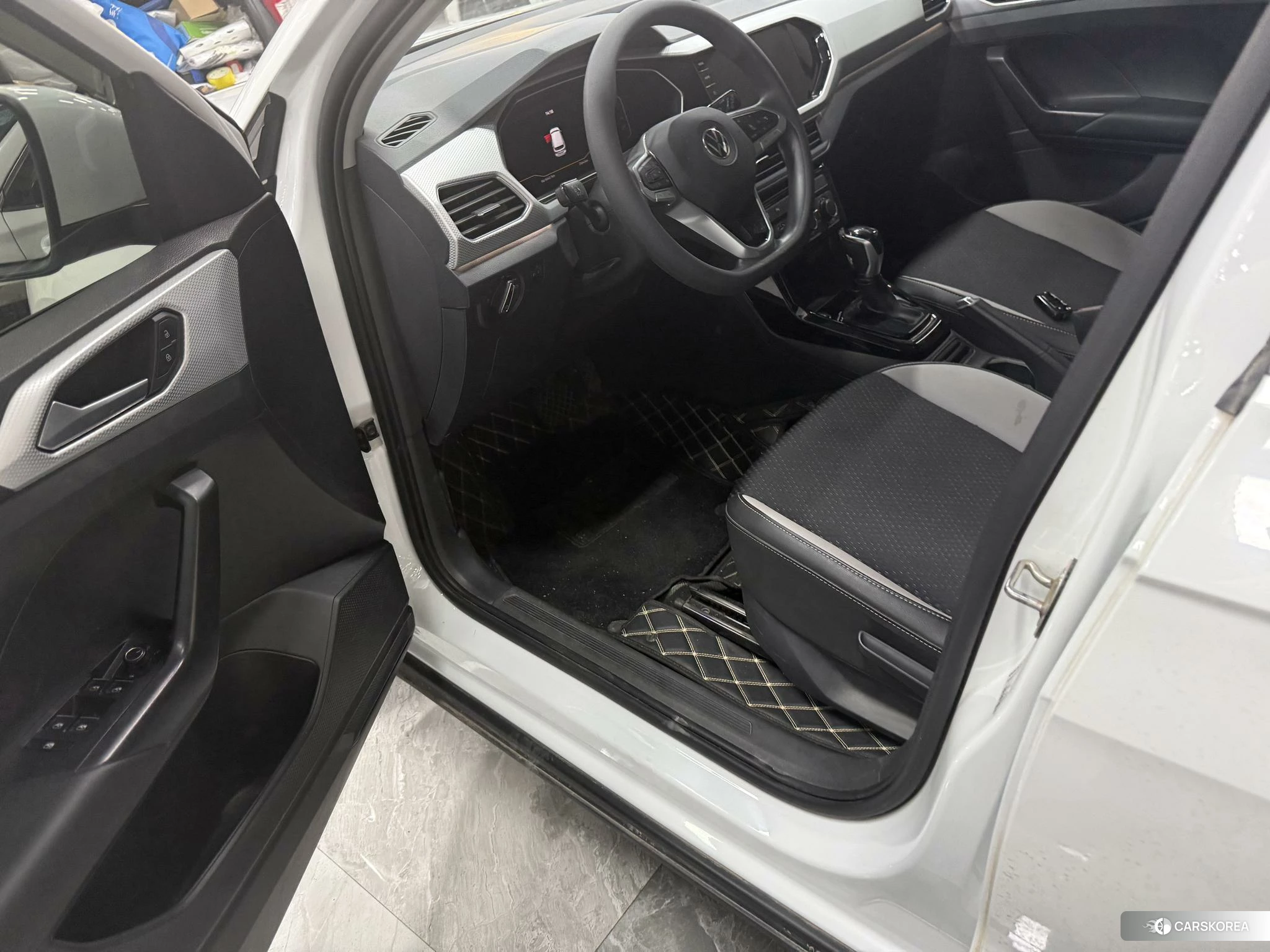 Volkswagen Exploring the shadow id 4493054 из Китая 8