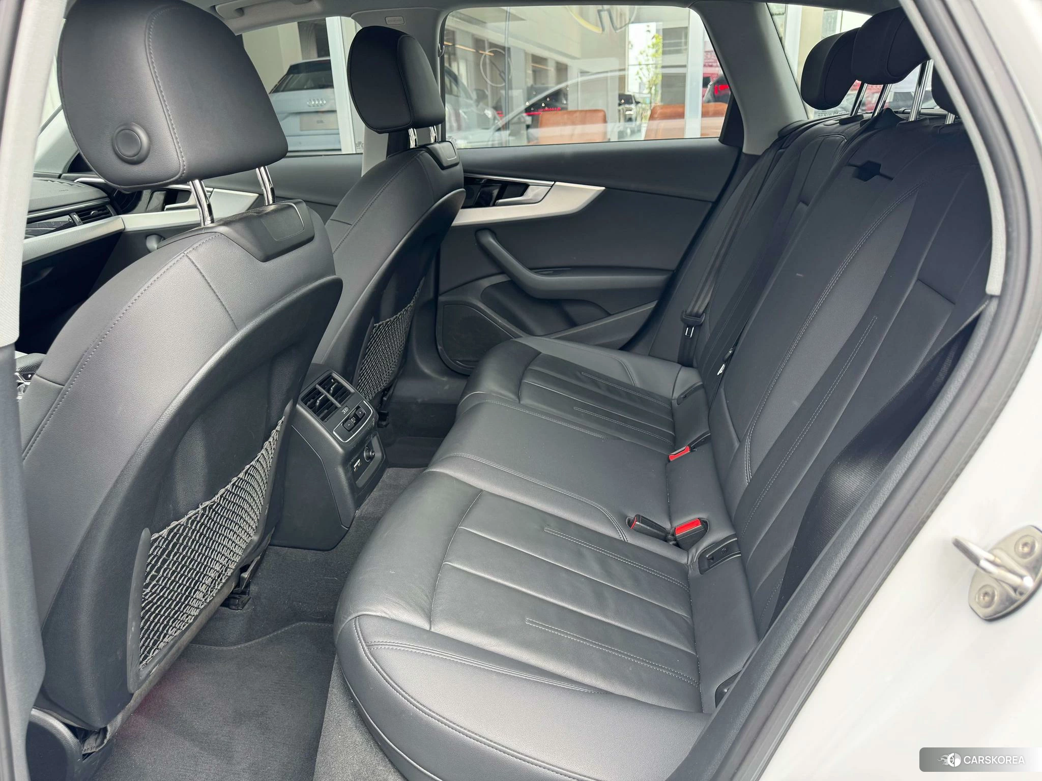 Audi A4 (import) 2022 Белый из Китая, фото 4