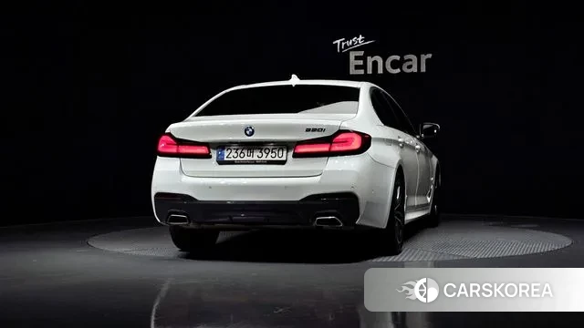 BMW 5 Series (G30) id 3615530 из Кореи 14