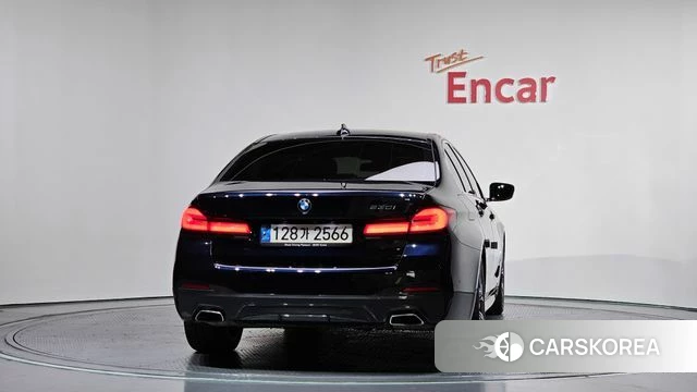 BMW 5 Series (G30) id 3884673 из Кореи 14