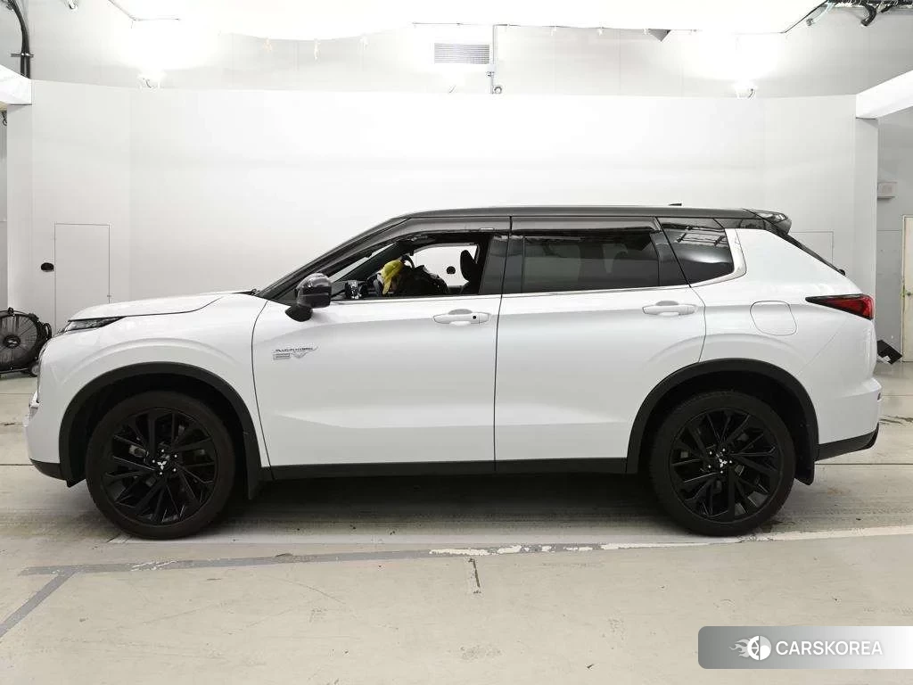 Mitsubishi Outlander 2023 из Японии, фото 4