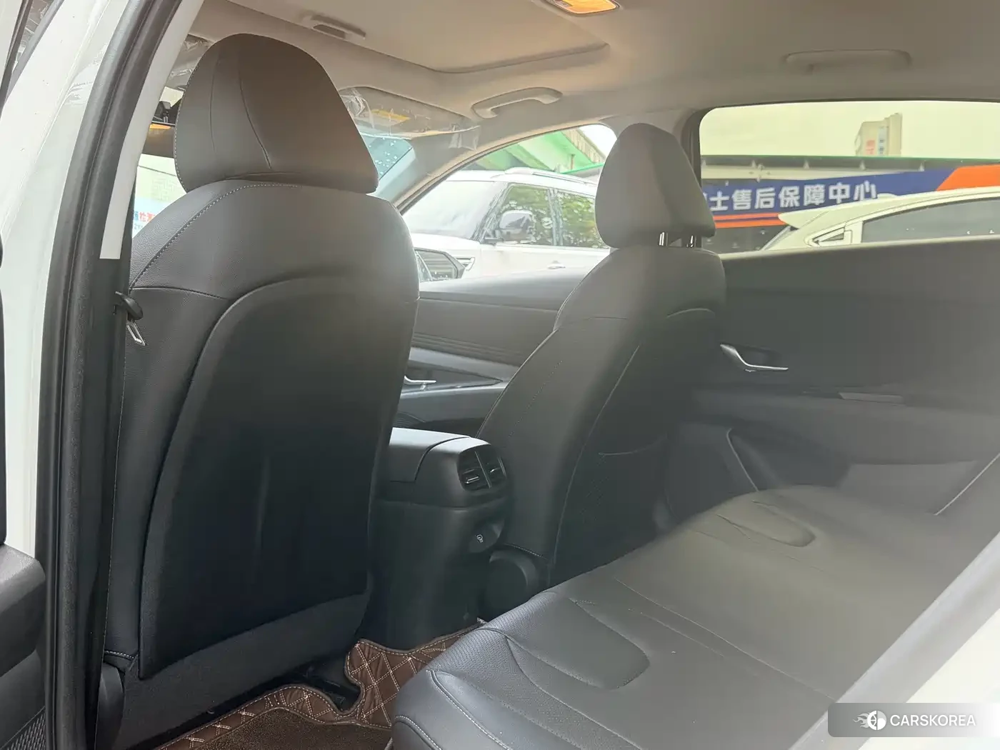 Hyundai Elantra 2023 Белый из Китая, фото 4