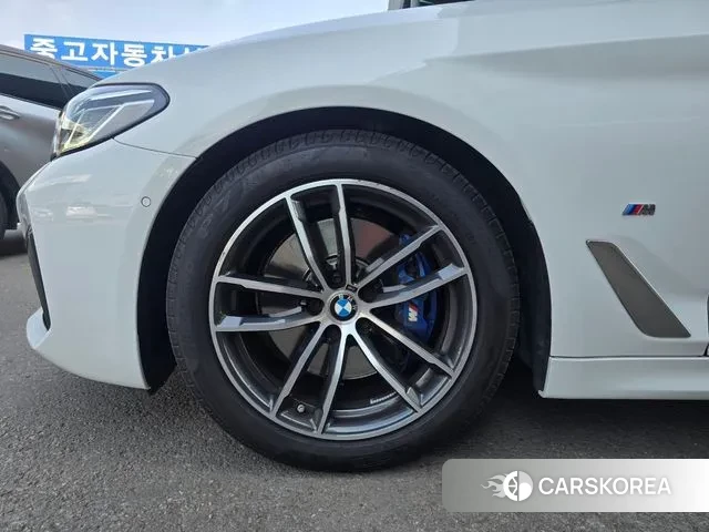 BMW 5 Series (G30) 2022 Белый из Кореи, фото 5