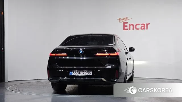 BMW 7 Series (G70) id 3619970 из Кореи 14