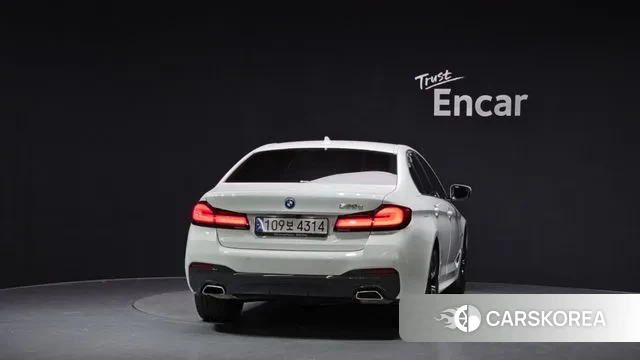 BMW 5 Series (G30) id 3453329 из Кореи 14