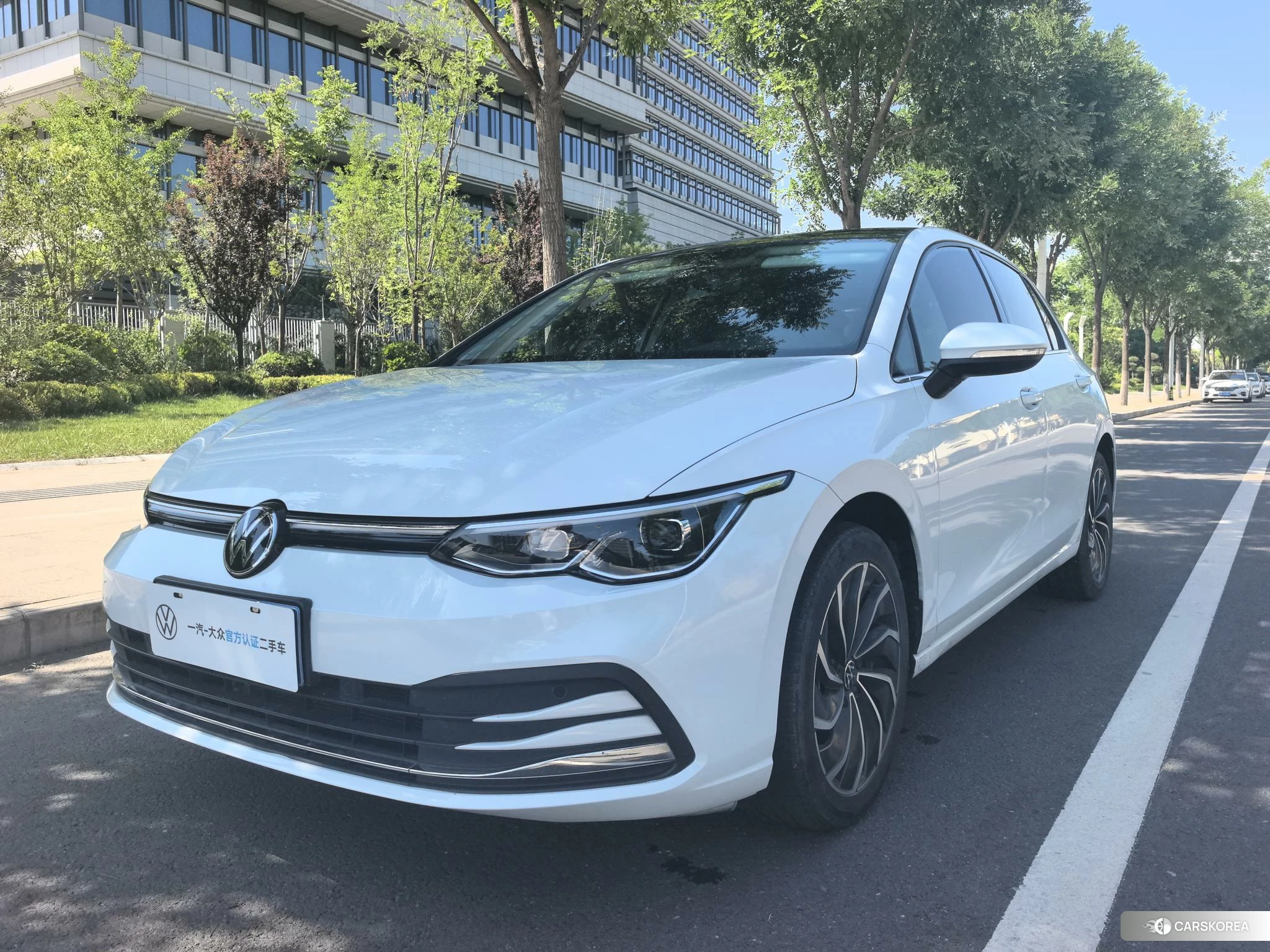 Volkswagen Golf 2024 Белый из Китая, фото 4