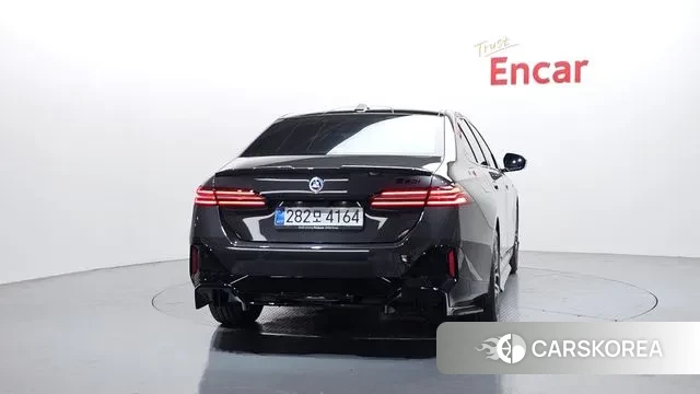 BMW 5 Series (G60) id 3769464 из Кореи 14