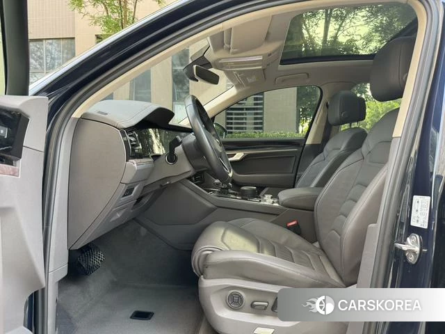Volkswagen Touareg id 4210719 из Китая 12