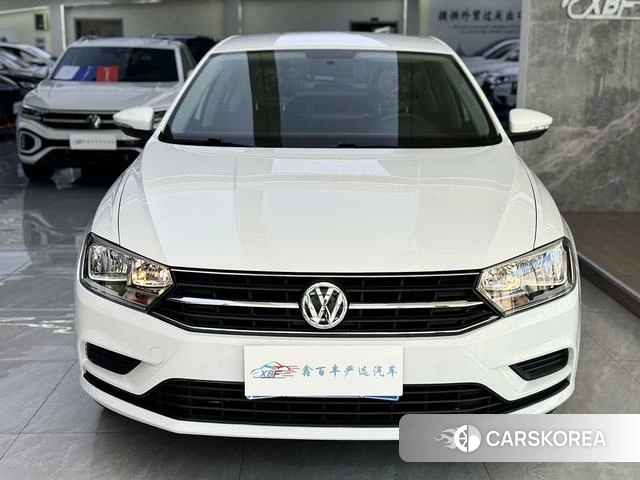 Volkswagen Bora 2023 Белый из Китая, фото 4