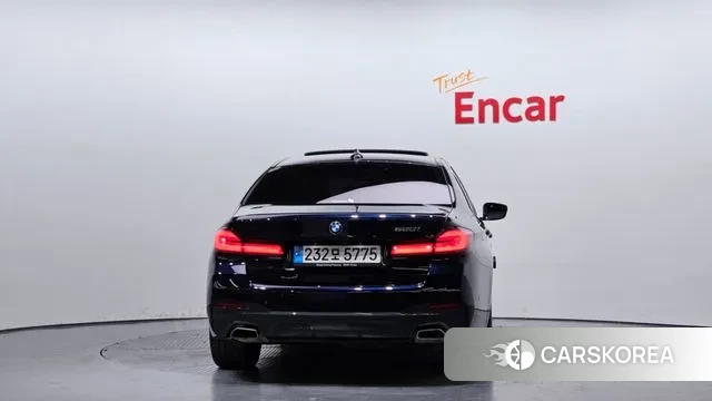 BMW 5 Series (G30) id 3452561 из Кореи 14