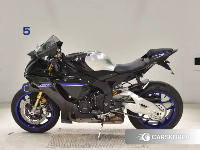 Yamaha YZF-R1M 2025 из Японии