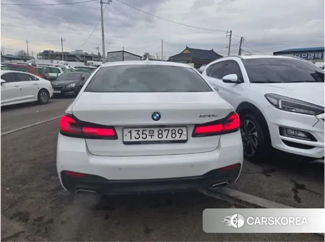 BMW 5 Series (G30) 2021 Белый из Кореи, фото 4
