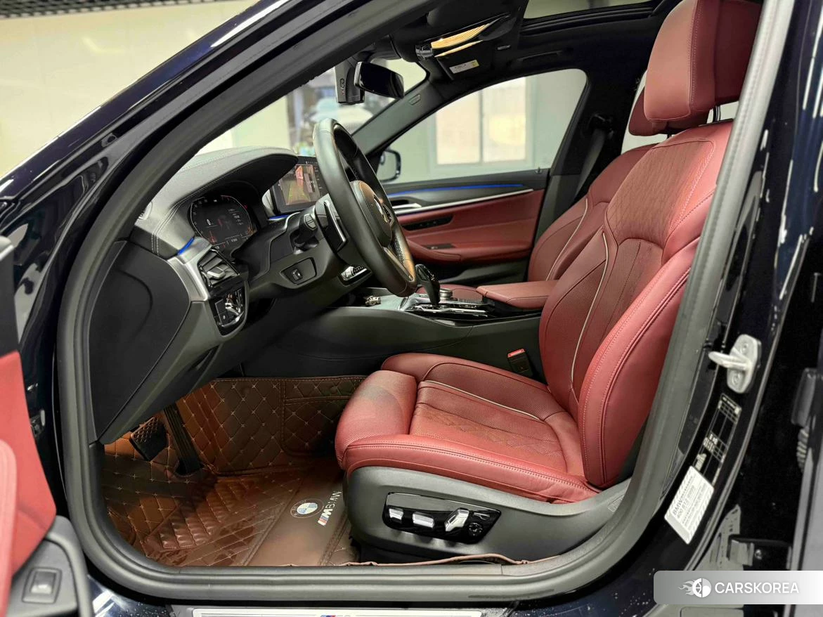 BMW 5 series 2021 Черный из Китая, фото 4